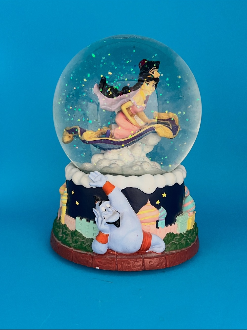 Disneys Aladdin musical snow globe - Picture 3 of 7